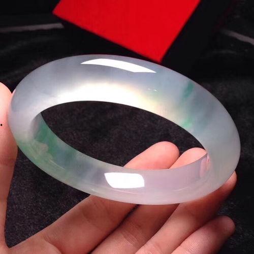 翡翠手镯新冰料怎么看,探寻其独特生成之谜