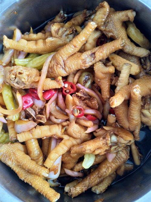 网红吃带骨鸡爪图片,现场品尝带骨鸡爪，网友直呼过瘾！