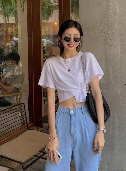 网红短款t恤搭配,网红短款T恤搭配指南，轻松打造夏日风采